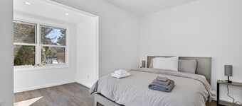 1st Floor Westbrook Anchor | 2 Queen Beds | EV Charger | Near Beach