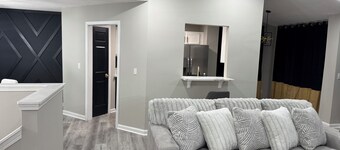 Spacious 4-bedroom house in gorgeous College Park with AC