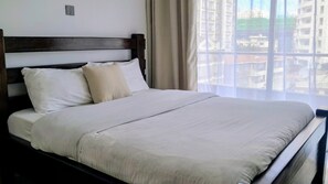 3 bedrooms, iron/ironing board, WiFi, bed sheets - Spacious 3br Apartment with Heated Swimming Pool (Nairobi)