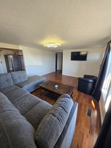 3-bedroom house in charming Tiptonville with cool AC and washer and dryer