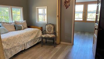 2 bedrooms, free WiFi, bed sheets
