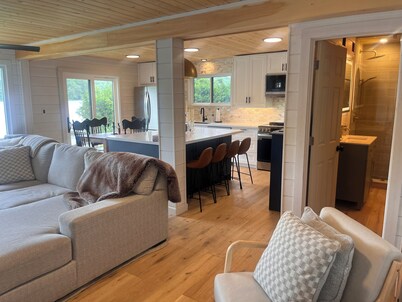 The Lakeside Hideaway