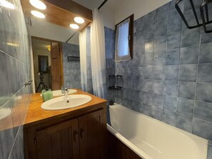 Unclassified image, 5 of 10, button - Ground floor, terrace, tv, ski locker, 27m², Serre Chevalier (Saint-Chaffrey)