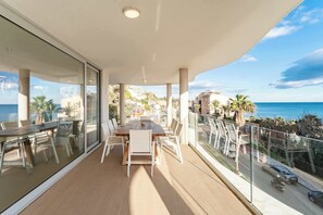 Outdoor dining - SR Luxury apartment with seaviews and private parking (Fuengirola)