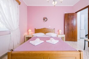 2 chambres, fer et planche à repasser, accès Internet, draps fournis