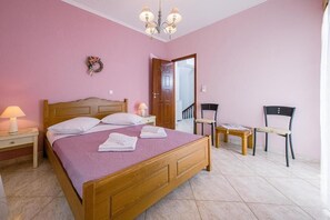 2 chambres, fer et planche à repasser, accès Internet, draps fournis