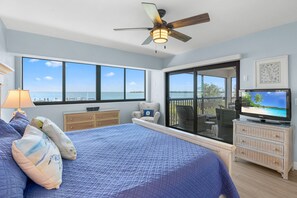 2 bedrooms, WiFi, bed sheets - Peaceful Bayfront Escape in Captiva Island Village- Stunning water views (Captiva)