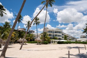 Exterior - Cozy 1 Bedroom Beach Front Condo (Punta Cana)