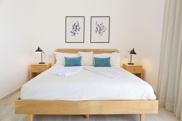 2 bedrooms, iron/ironing board, WiFi, bed sheets