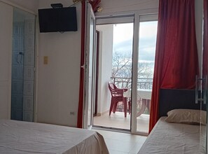 Accès Internet, draps fournis