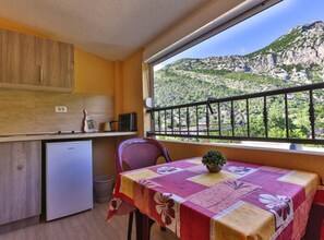 屋外ダイニングエリア