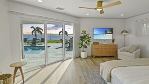 4 bedrooms, iron/ironing board, travel cot, WiFi - A Luxurious 4BR/4BA waterfront wellness retreat with saltwater pool, sauna, cold plunge (Cape Coral)