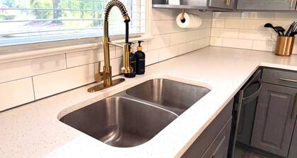 Modern 4BR/2BA Family Retreat Home in Bainbridge