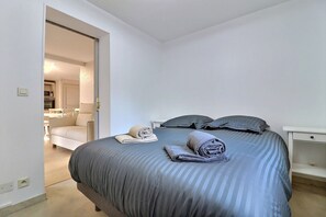 WiFi, bed sheets - 3 bedrooms with elevator parking hyper center Trouville (Trouville-sur-Mer)