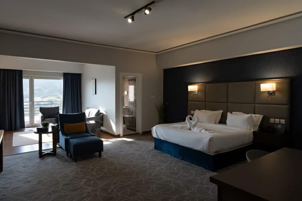 Chambre Deluxe double, balcon, vue sur la montagne | Coffre-fort, rideaux dâobscurcissement, systĂšme dâinsonorisation