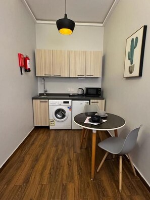 Suite, balkon, uitzicht op bergen | Dineren