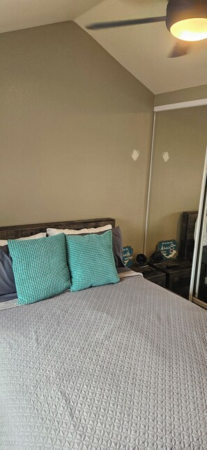 1 bedroom, free WiFi, bed sheets