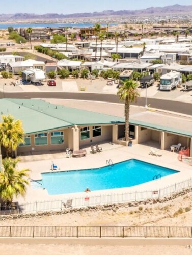 Cozy 1-bedroom located in a campground in enchanting Lake Havasu City with AC