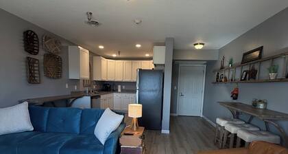 Stay in Style — Contemporary 2BR/2BA Escape in Hawarden