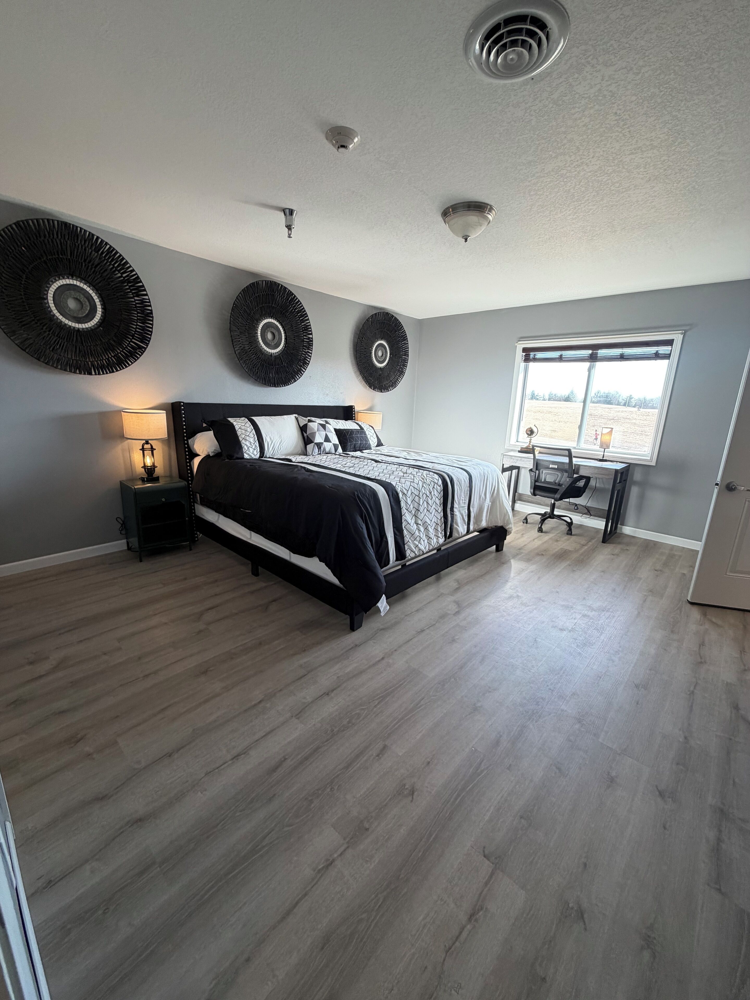 2 bedrooms, desk, iron/ironing board, free WiFi