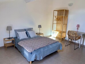 Iron/ironing board, WiFi - Appartement terrasse Ardeche Sud - Le Jardin d'Ôtesse (4/6 pers) (Grospierres)