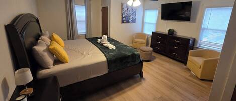 3 chambres, fer et planche à repasser, Wi-Fi, draps fournis