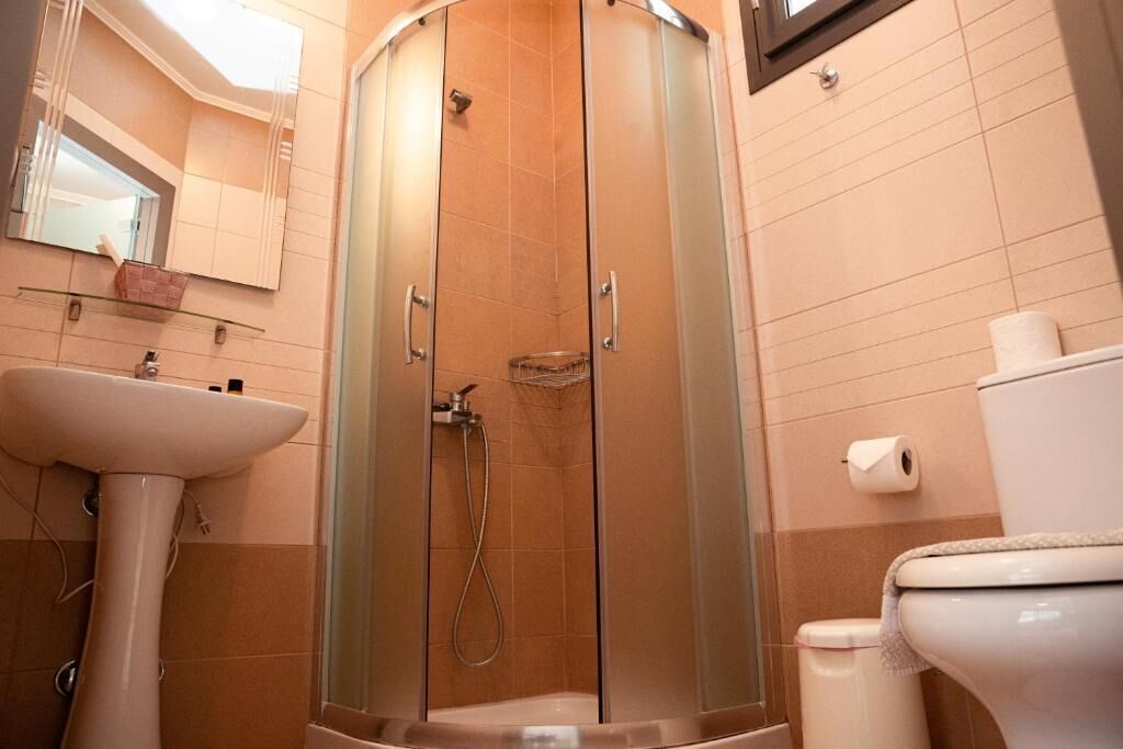 Kamar Double, balkon | Kamar mandi