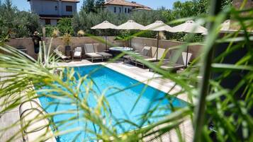 Piscina externa sazonal