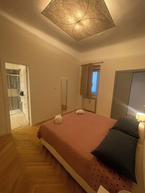 2 bedrooms, free WiFi, bed sheets - House 1826 in the Marine Heart of Trieste (Trieste)