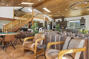 Dining - Equestrian Ranch Retreat~Horse Trails, River/Lake, Fishing, Biking & Group Lodge (Bradley)