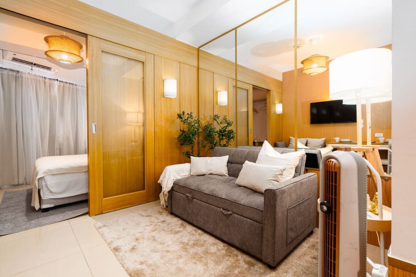 1 bedroom, desk, iron/ironing board, WiFi
