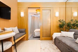 TV - Brand New Japandi - Modern 1 BR Walk to MOA (Pasay City)