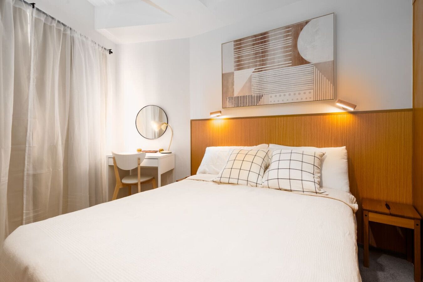 1 bedroom, desk, iron/ironing board, WiFi