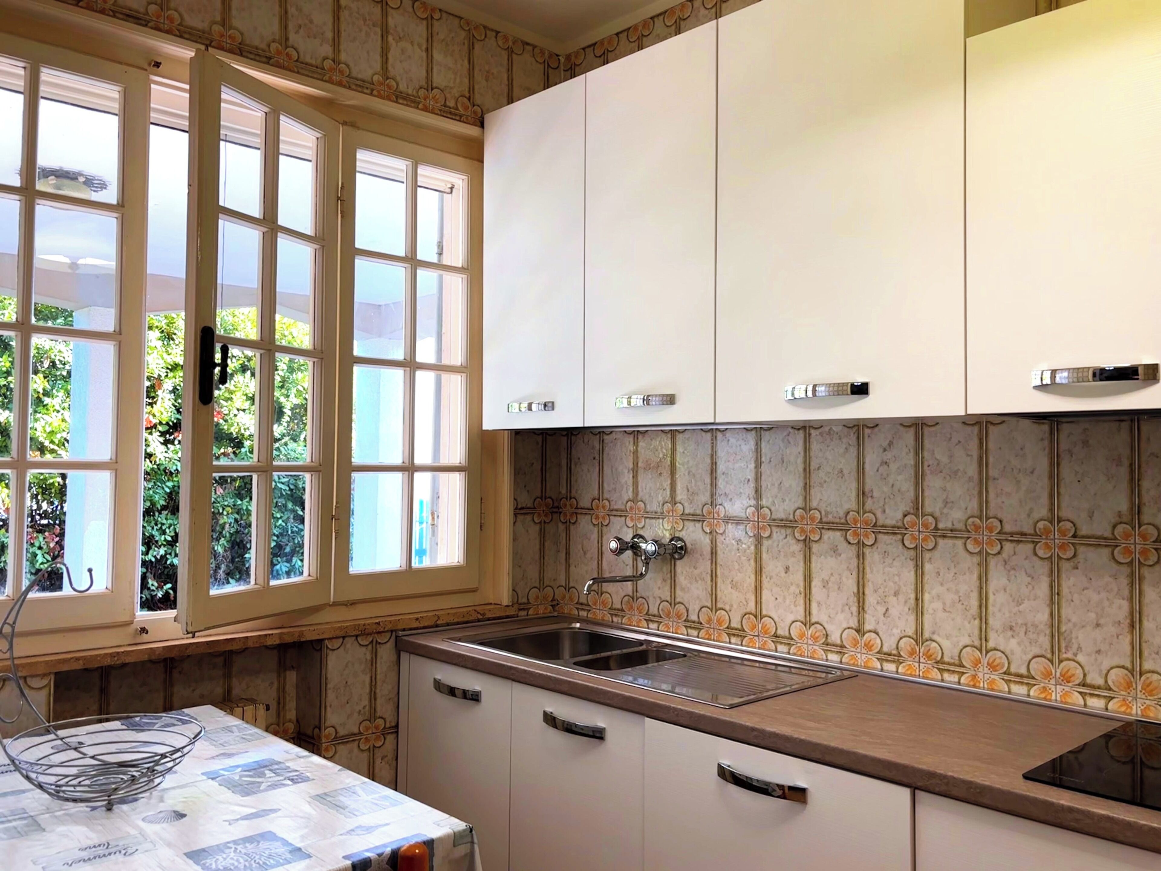 Frigorifero, microonde, forno, lavastoviglie