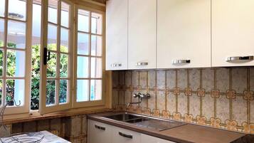 Frigorifero, microonde, forno, lavastoviglie