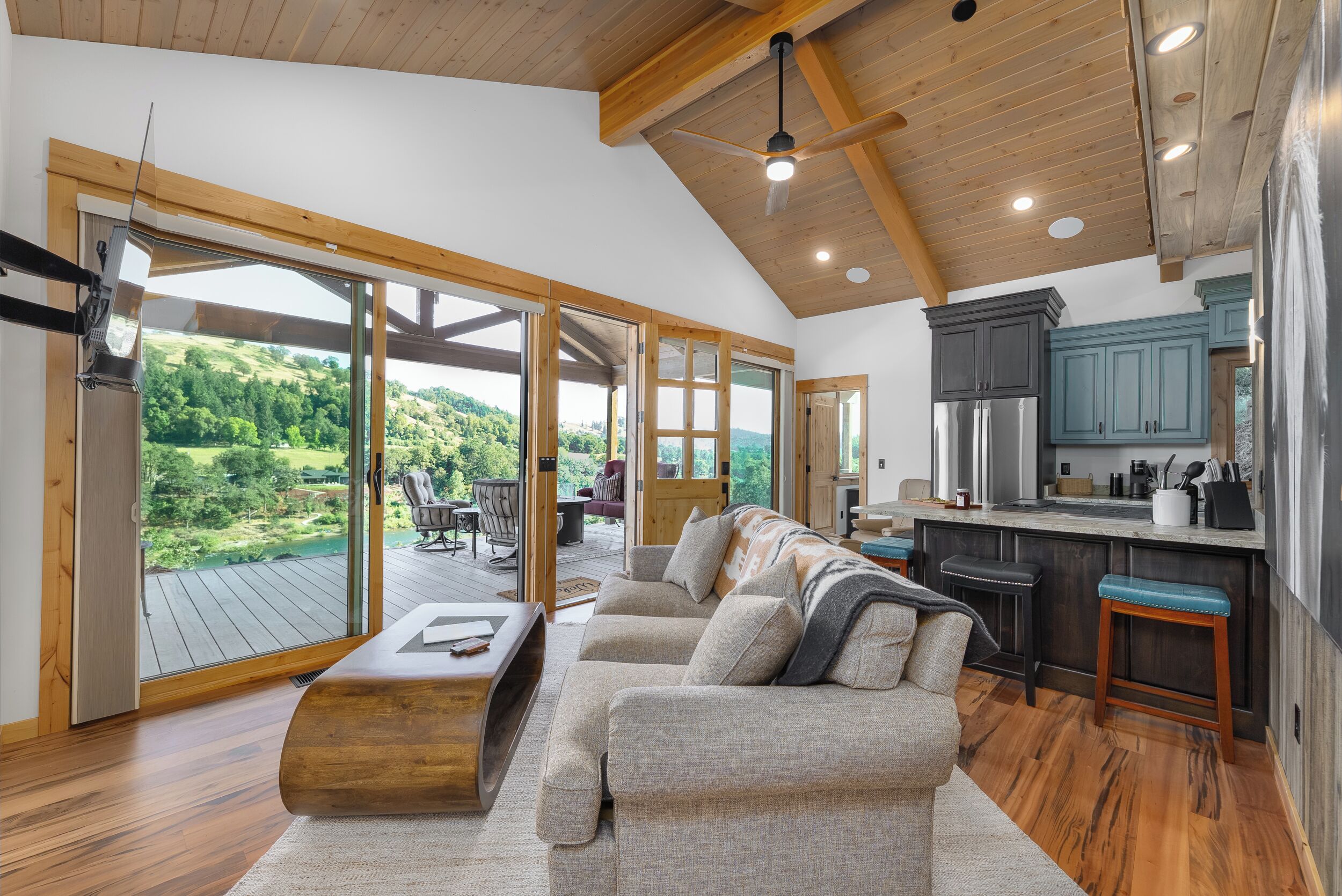 Smart TV, stereo, printers