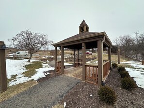 Terrace/patio - Cozy updated 4 bdrm, centrally located, WI-FI, Pet Friendly (Galena)