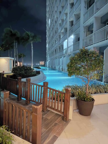 SkyViewCondotel BREEZE RESIDENCES near MOA,NAIA 🛩 PICC,US Embassy,Star City
