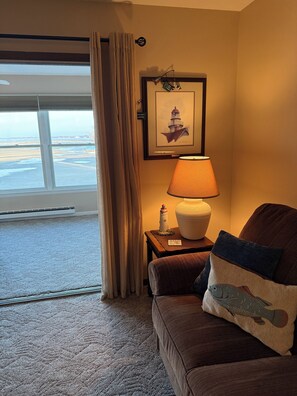 Living area - Cozy Condo with Gorgeous Lake View in Port Clinton, OH (Port Clinton)