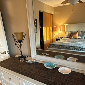1 bedroom, WiFi, bed sheets - Cozy Condo with Gorgeous Lake View in Port Clinton, OH (Port Clinton)