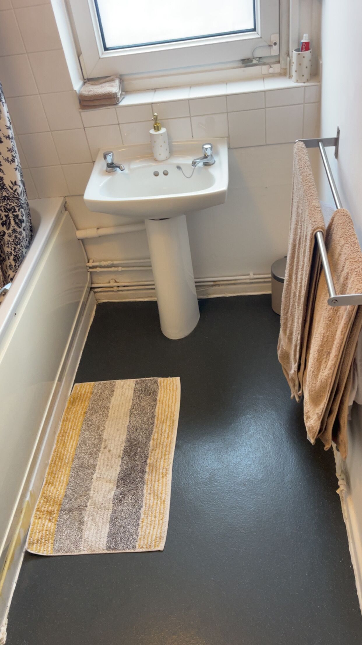 Håndklær og toalettpapir