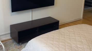 1 soverom, strykejern/-brett og sengetøy