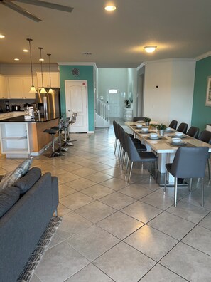 Dining - Lakeside Windsor Resort, Close to Disney world (Kissimmee)