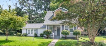 Boutique Private 2nd Floor 2BR Apartment • W/D • Near Casino & Downtown