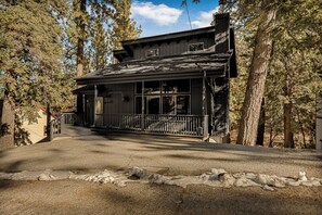 Exterior - Stylish & Cozy "Nut House" - Great & Game Room - Spa (Big Bear)