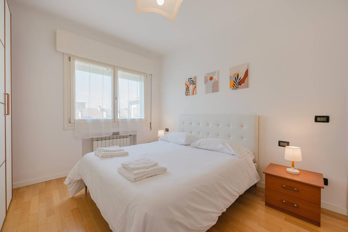 Superior-lejlighed - balkon - udsigt til gårdsplads | Mørklægningsgardiner, gratis Wi-Fi