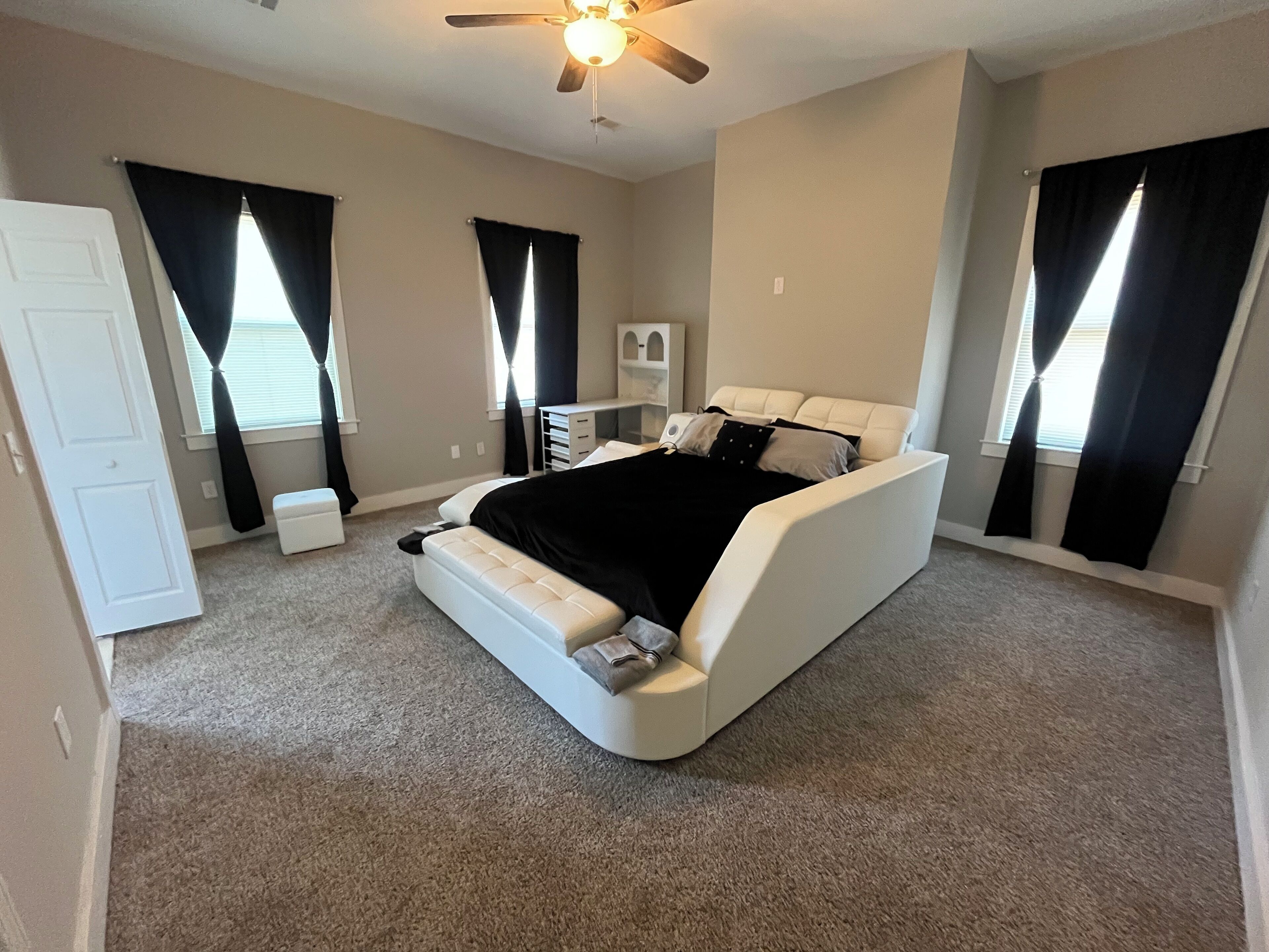 3 Schlafzimmer, Bügeleisen/Bügelbrett, WLAN, Bettwäsche