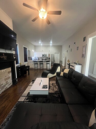 Book Your Stay At This Place and Find Your Peace: 3BR/2.5 ba. Sanctuary