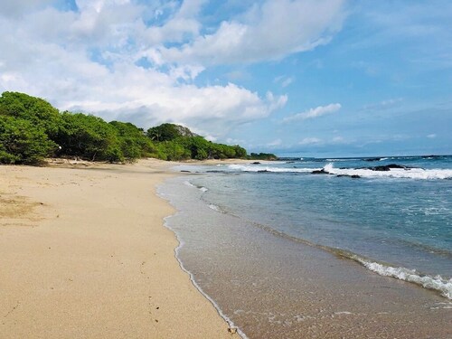 Beachfront CASA ANDREA, Playa Negra/private pool.Steps away from "private" beach