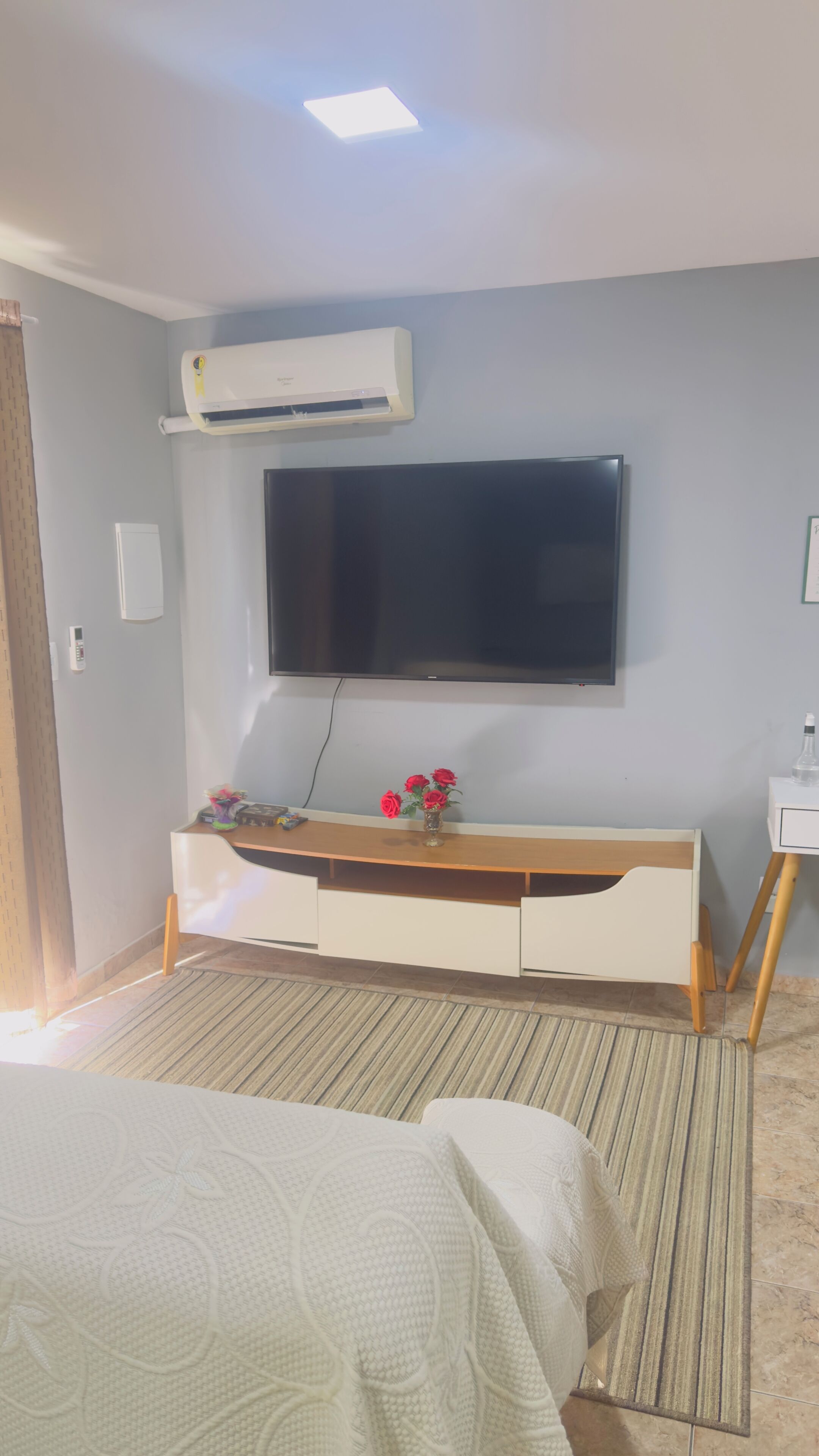 1 slaapkamer, een bureau, een strijkplank/strijkijzer, gratis wifi